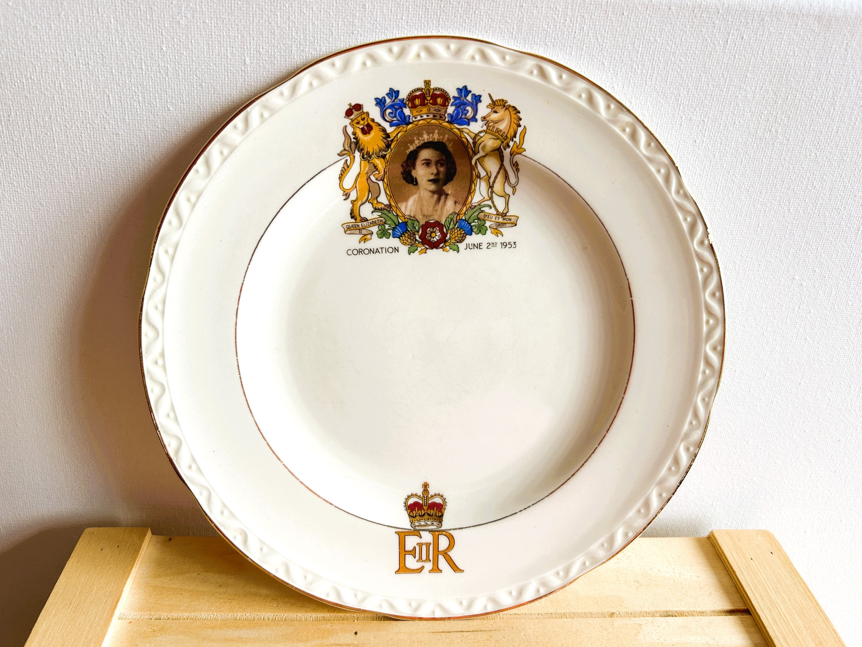 エリザベス二世 アンティーク コロネーション プレート 1953 Queen Elizabeth II Coronation Commemorative Plate Tuscan