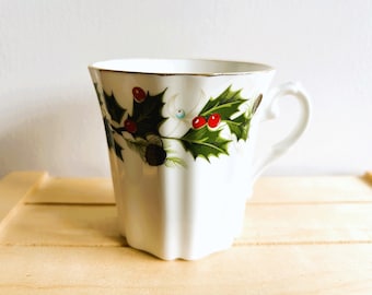 Royal Grafton Noel Fine Bone China Christmas Mug, Made in England, Red Tartan Christmas Mug, Holly and Pine Cones