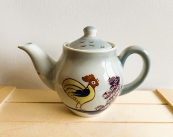 Syracuse Personal Sized Vintage Rooster Teapot, Made in the USA