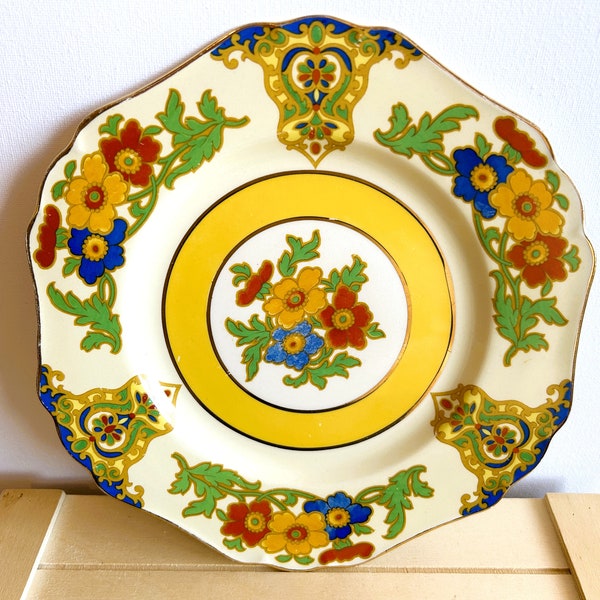 Antique Royal Ivory Cairo Plate, John Maddock and Sons Ltd, Made in England, Minerva, Reed Shape, Antique Dishes, Vintage Home