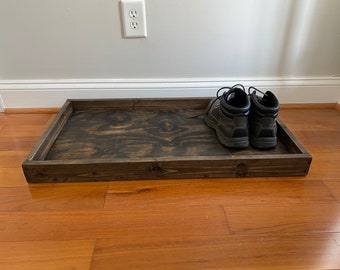 Bandeja organizadora de almacenamiento para botas de madera hecha a mano para entrada de pasillo, pintada o teñida, estilo rústico de granja, regular o grande.