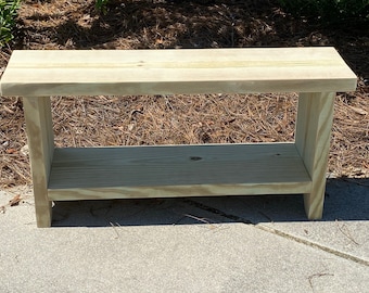 Banco de entrada o exterior hecho a mano con estante de madera de pino sin terminar, listo para pintar o teñir, rústico, de granja, lijado, primitivo, simple