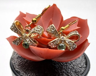 Bow Dangle Earrings / Cute Christmas Earrings  / Holiday Jewelry / Winter Collection