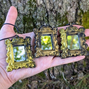 Black and Gold Witches Mirror Hexenspeigel Witch&#39;s Mirror Spell Pendant Spellwork Witches Protection Spell Return to Sender Mirror Talisman
