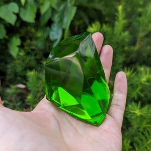 Green Druid Crystal Resin Crystal Lime Green Crystal Wizard Staff Topper Magic Gem TTRPG Gem RPG Props Magic Green Gem Green Stone Resin Gem