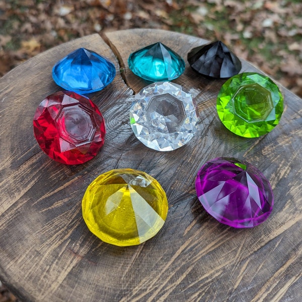 Video Game Gem Cosplay Prop / Set of 8 Gems / Custom Cosplay Gem Resin Gem for Cosplay Props for TTRPG Handmade Resin Gem Fake Gem Nerd Gift