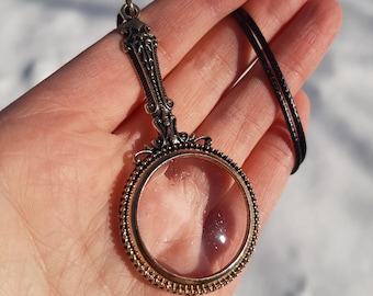 Magnifying Glass Necklace / Unique Necklaces / Pendants / Charm Necklaces / Odd Things / Unique Gifts for Her / Nerdy Things