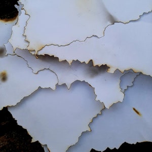 Gebranntes Weißes Papier / Kalligraphie Papier / Gebranntes Papier / Altes Papier / Hand-geschmortes Pergament / Pergamentpapier / Alte Dinge
