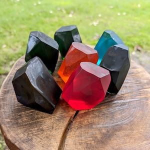 Whoopsie Crystal / SURPRISE COLOR B Grade Crystal / Staff Topper / Witch / Wizard / Druid / TTRPG / Staff Topper / Handmade / Resin Crystal