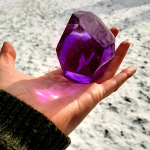 Amethyst Crystal Paperweight / Resin Crystals / Paperweights / Witchy / Resin Crystal Paperweight RPG TTRPG Gifts Game Master Gift for Him