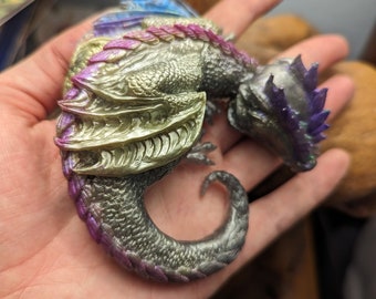 Dragon argenté multicolore
