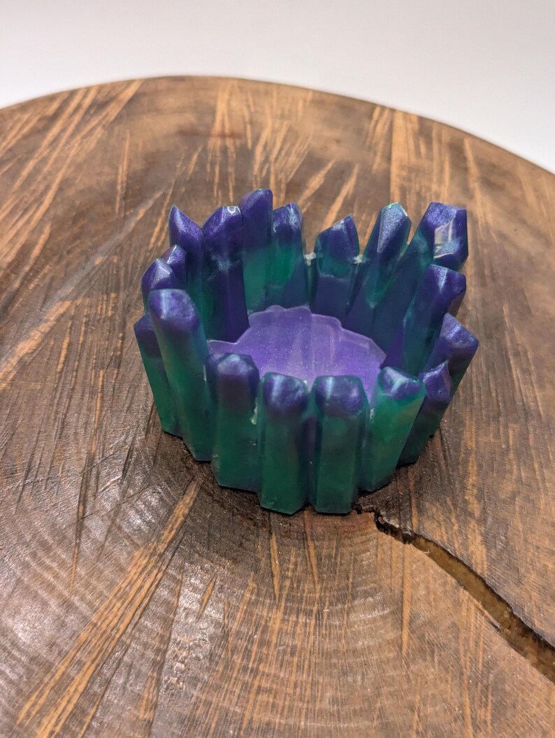 Mystic Resin Ring Holder: Blue Purple Crystal Edge Catch-All 画像 2