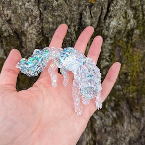 Figura de lobo de cristal holográfico Aura Borealis, lobo de resina, regalo único de lobo, escultura de cristal de resina, lobo de cristal falso, regalo solo porque sí