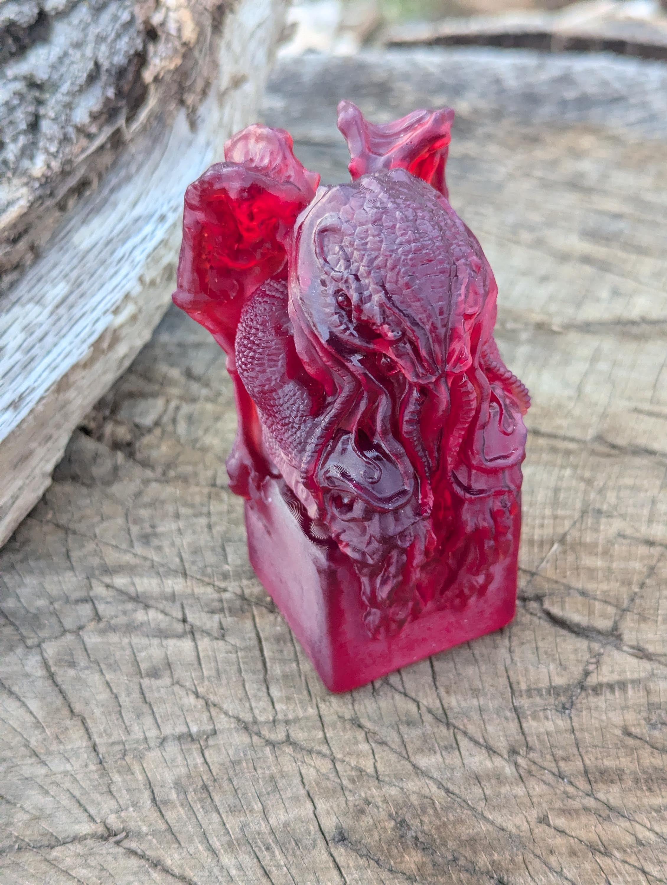 Faux Ruby Cthulhu Red-thulu Lovecraftian Sculpt for Horror Literature Enthusiasts Resin Crystal Cthulhu