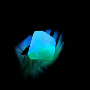 Glow In the Dark Mini Crystal Paperweight / Resin Crystal Paperweight Gradient Crystal Paperweight Gifts for Him TTRPG Props RPG Gifts Green