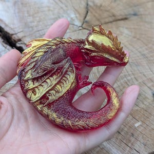 Red-Gold Sleeping Dragon Dice Guardian Dragon Fire Dragon Cute Fantasy Gifts Resin Dragon Magic Gifts Fantasy TTRPG Game Master Red Dragon