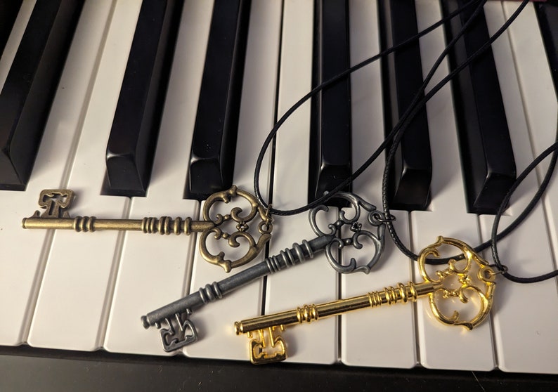 Vintage Key Necklace Skeleton Key Necklace Ornate Key Vintage Style ...