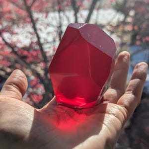 Resin Blood Gem Philosophers Stone Opaque Red Crystal / Resin Crystal / Crystal Paperweight / Cute Paperweight / Flamel Paperweight /