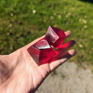 Unfinished Trapezohedron Crystals Lovecraft Shining Trapezohedron Red Trapezohedron Yuggoth Robert Bloch / Haunter of the Dark / Lovecraft