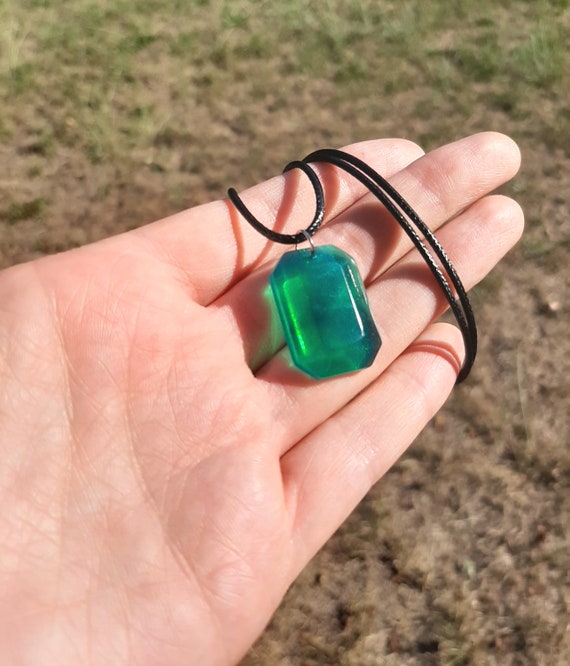 Faux emerald best sale necklace