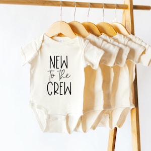 Neu im Crew SVG | Babybodys Spruch | Baby Body Svg | Schwangerschaftsanzeige Svg | Coming Home Onesie Svg | Cricut | Silhouette