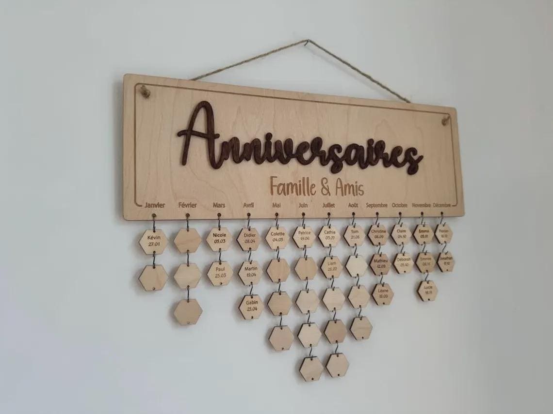 Ryohan Calendrier Mural Bois Anniversaire Familial - DIY Avec 100 Étiquettes - 40x12cm