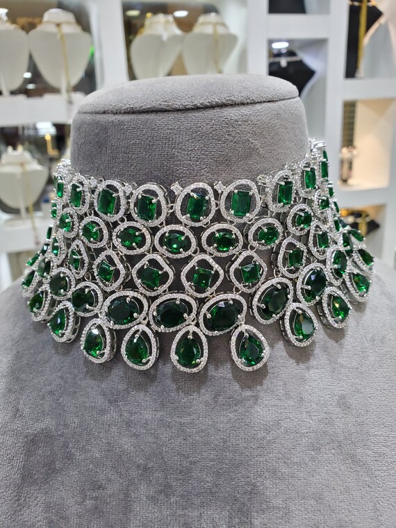 Emerald green choker necklace online