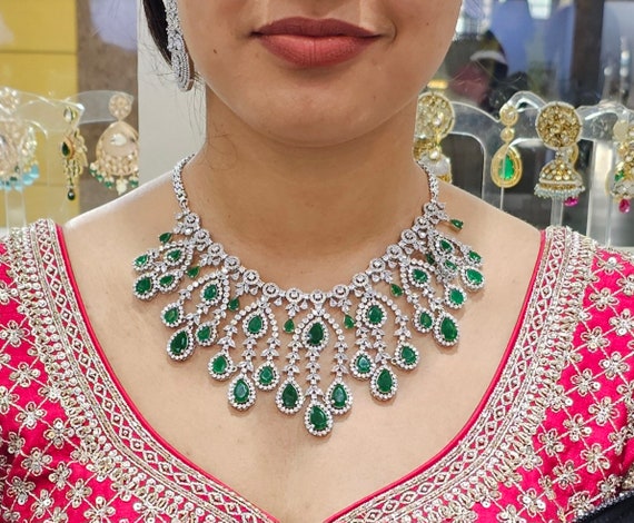 Grand choker sale necklace
