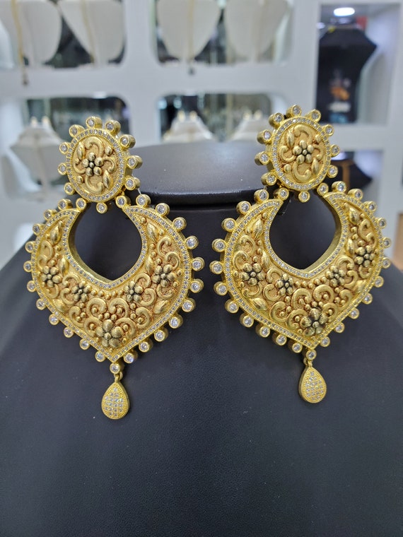 Chandbali Earrings -22K Gold Uncut Diamond Drop Earrings with South Sea  Pearls - 235-DER709 in 17.750 Grams