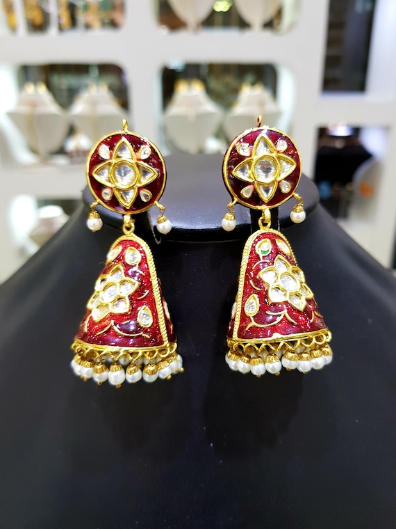 Isha Ambani in Sabysachi bridal jewellery - Indian Jewellery Designs