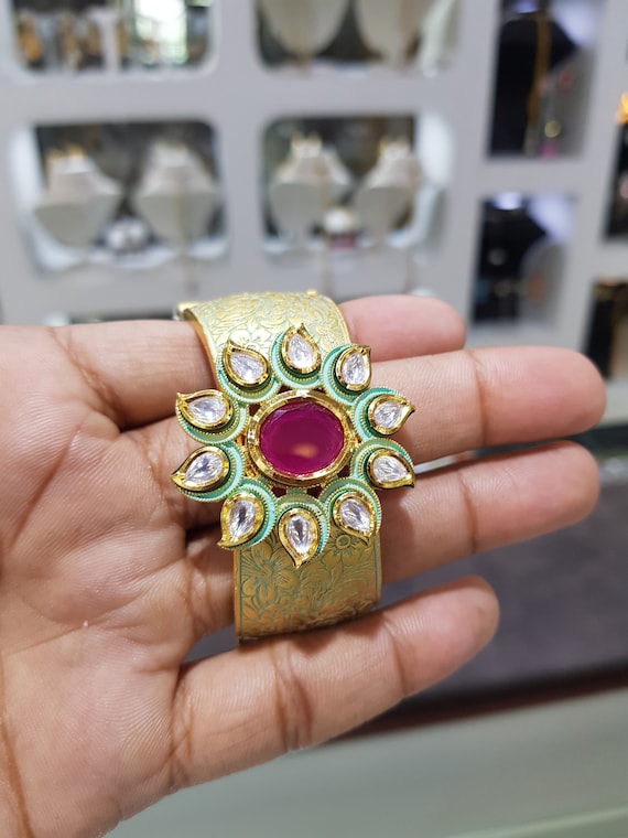 Buy Azai by Nykaa Fashion Ethnic Gold & Green Kundan Bracelet online