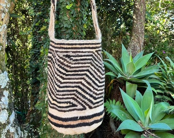 Mochila Arhuaca hecha a mano Boho - Mochila de lana tejida a mano por artesanos colombianos