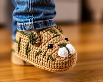 Patroon gehaakte babyslofjes met zool: gemakkelijke babyslofjes pdf + videotutorial, handgemaakte pasgeboren babyslofjes van 14 cm voor baby's en cadeau-ideeën
