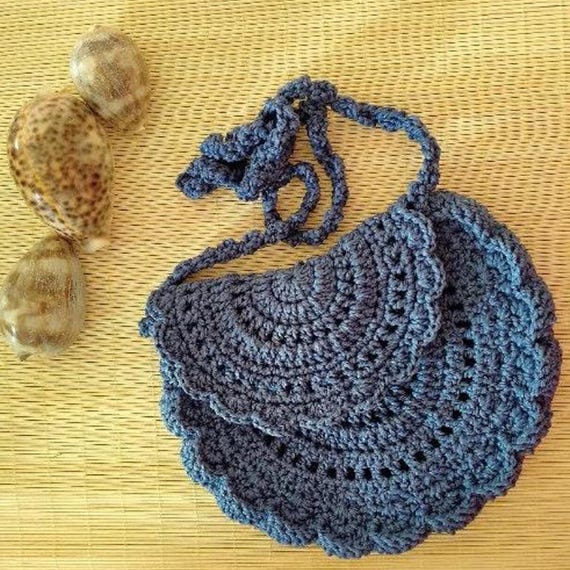 無料配送 ◆clor ◆ CROCHET HALF MOON BAG (LARGE) バッグ Large half moon bag Crochet pattern by kickassisters