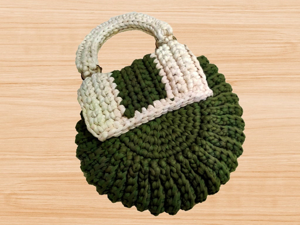 35+ Crochet Bag Patterns - Best Free Patterns | TREASURIE