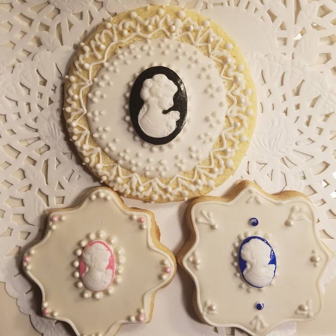 Cameo Cookies Gift 3 Cookies / Bridal Shower / Wedding /birthday /gift