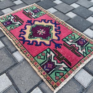 PİNK LOVE!  Vintage Handmade Wool Small Rug: Doormat-Bathmat(1.9x3 ft)