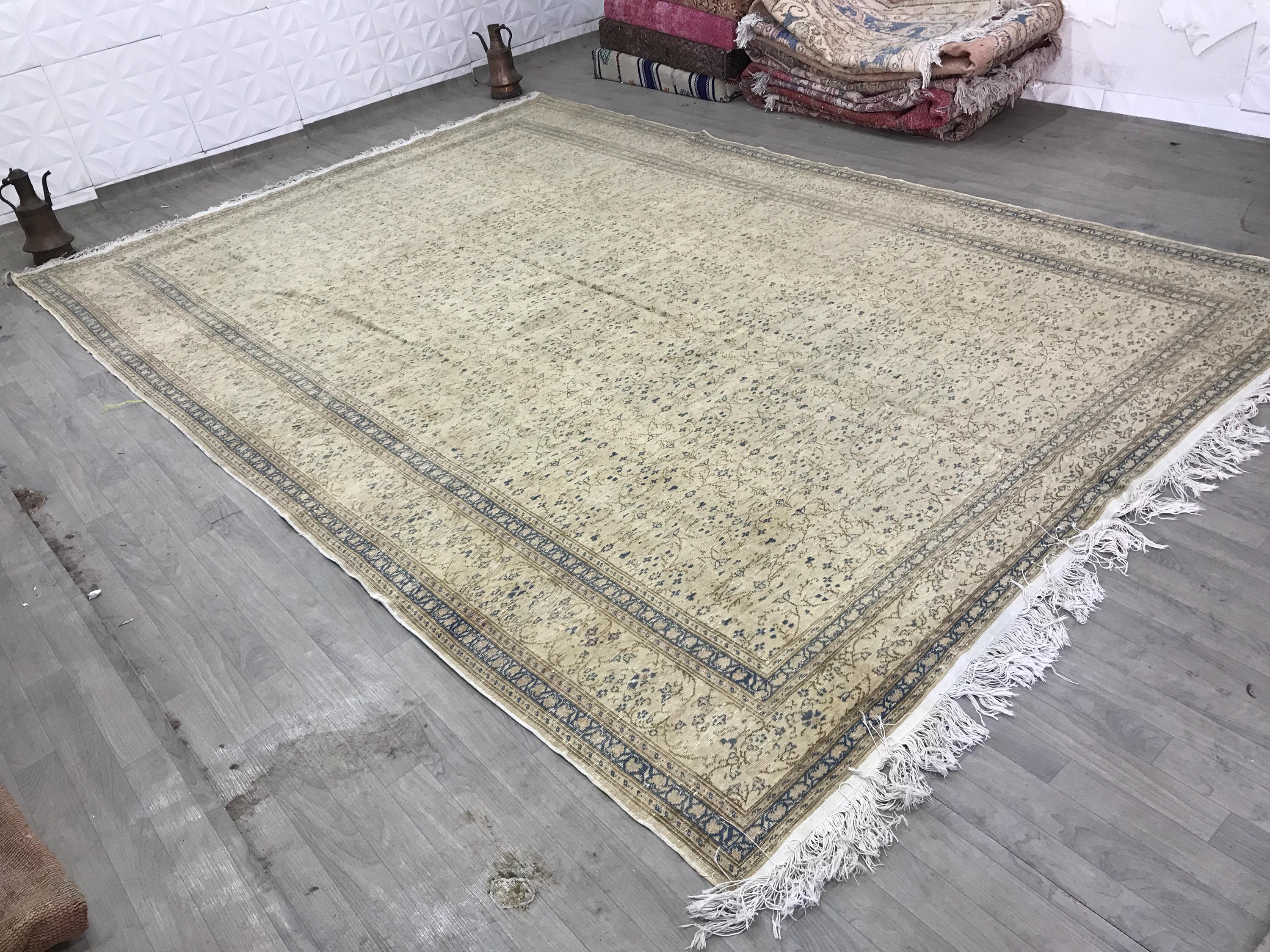 8x12 特大ヴィンテージトルコラグ：ミニフラワー付きカイセリウール