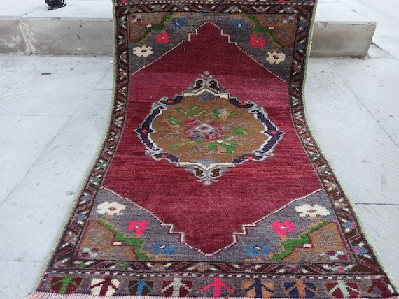 Handmade Wool Turkish Rug: Vintage Aztec Bath Mat (57x92cm)