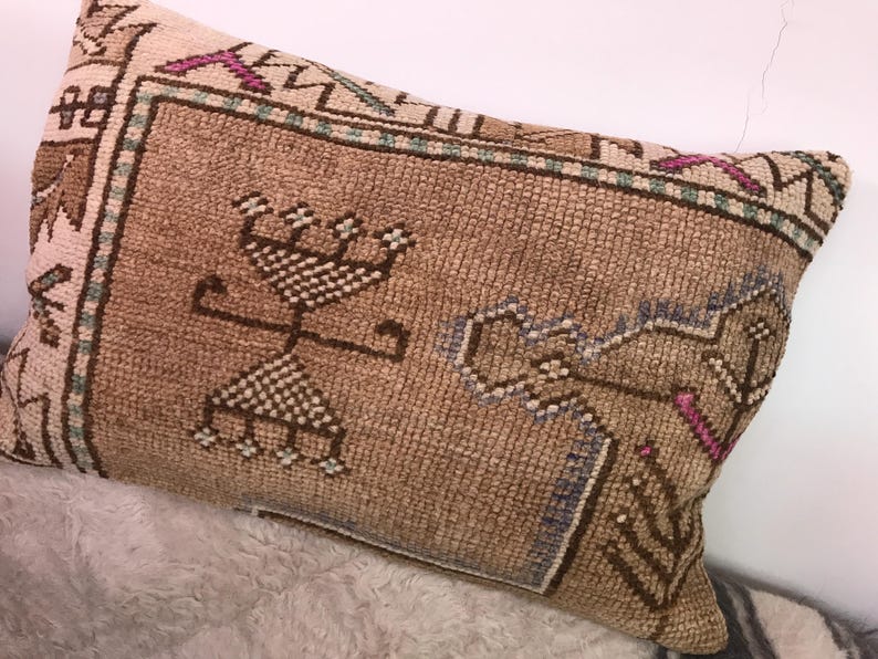 Vintage Rug Pillow Cover: 16x24 Rustic Art Deco Sofa Pillow image 11