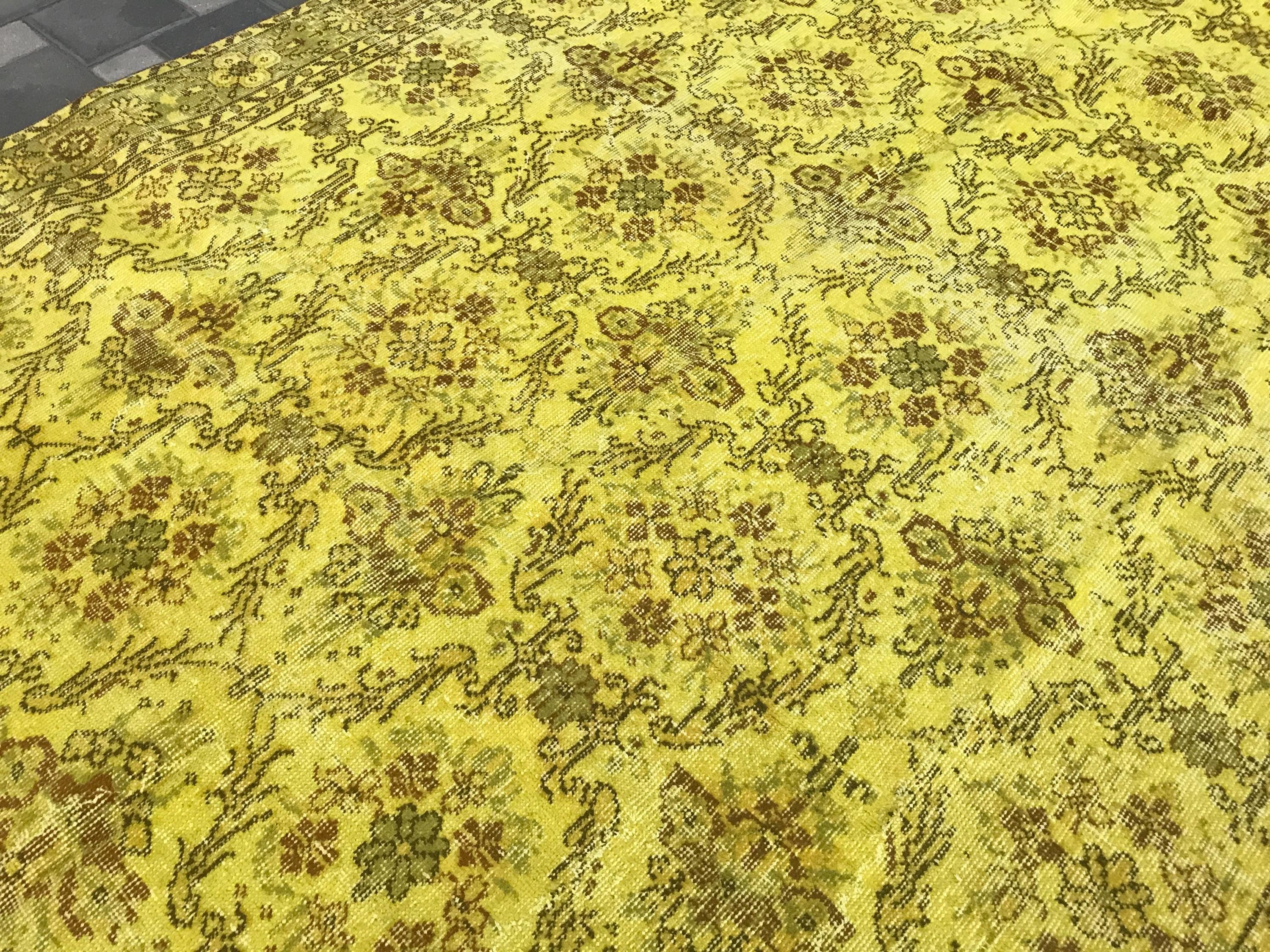 ヴィンテージ トルコ製オーバーダイラグ：黄色の花柄、ハンドメイド