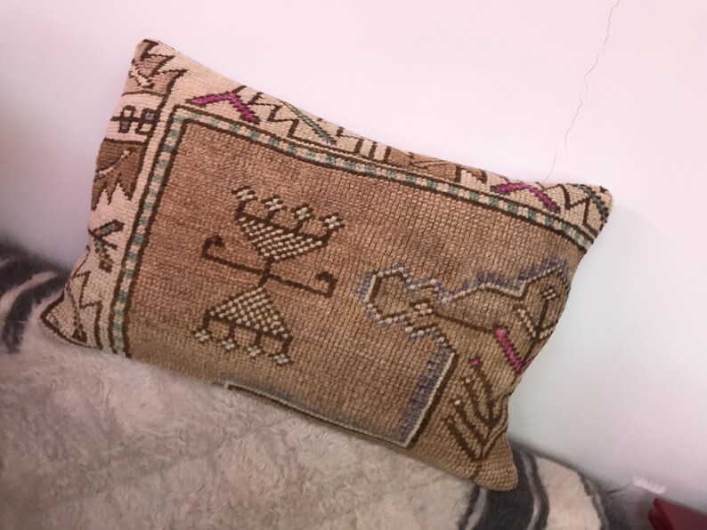 Vintage Rug Pillow Cover: 16x24 Rustic Art Deco Sofa Pillow image 10