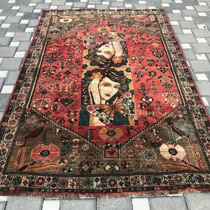 5x8 Human-Figured Rug , Vintage ıllustrated Rug , 1960&#39;s Handmade 100% WOOL Natural, Caucasian Old Rug, Great Design, Rare Model Antique Rug
