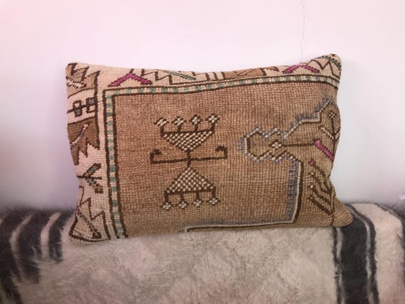 Vintage Rug Pillow Cover: 16x24 Rustic Art Deco Sofa Pillow