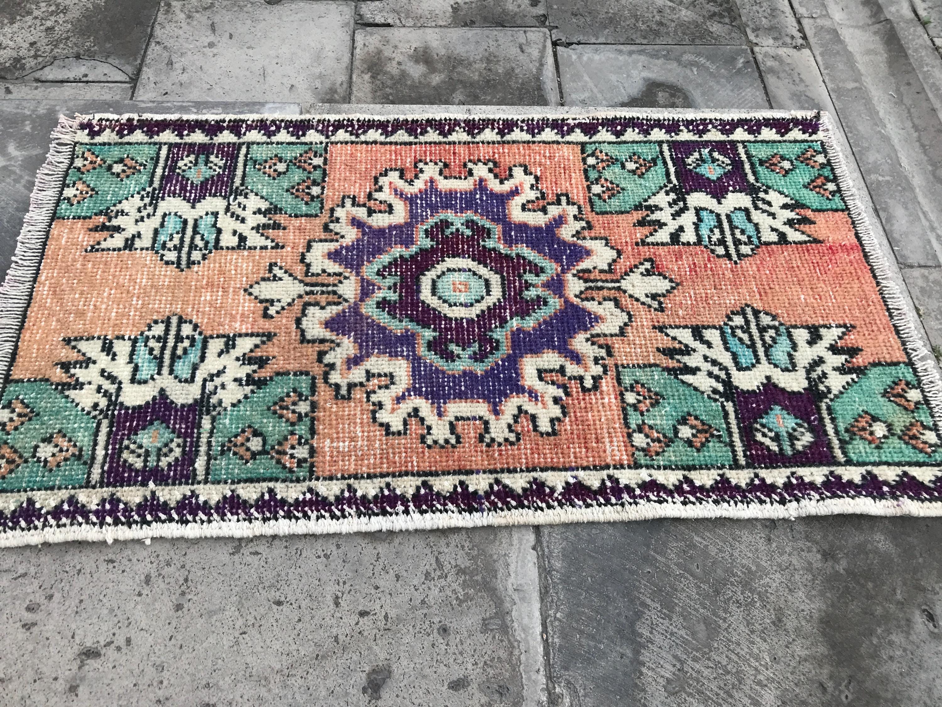 ヴィンテージトルコウールラグ：落ち着いた色合いの2x3インチの小さな