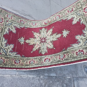 Vintage Kayseri Turkish Rug 2x3: Handmade Wool Star Rug