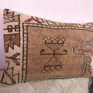 Vintage Rug Pillow Cover: 16x24 Rustic Art Deco Sofa Pillow image 2