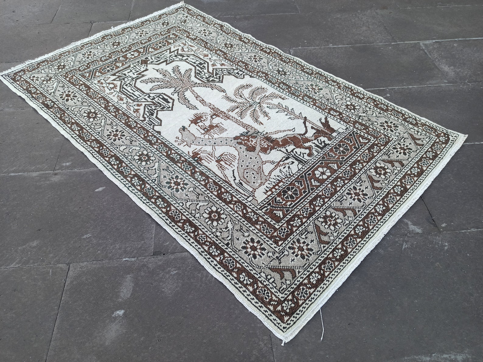Turkish Animal Print Rug Lion Patterned Rug Deer Picture Etsy