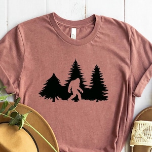 Bigfoot Shirt, Bigfoot Shirts, Bigfoot Tshirt, Bigfoot Tshirt Women, Best Friend Gift, Camping Shirt, Yeti in the mountains tee