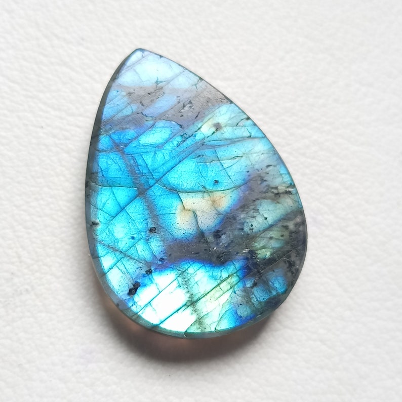 Mughal Carving Size 27*37*6mm Weight 56Cts Pear Shape Labradorite Cabochon Multi Flashy Carving Labradorite Gemstone Jewelry Gemstone